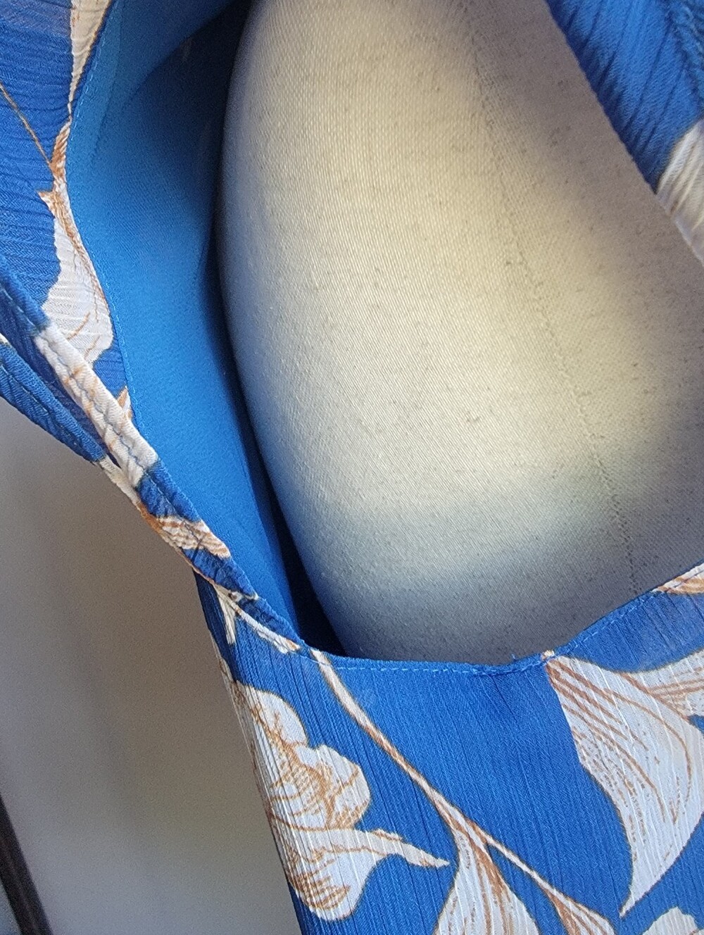 Ann Taylor Factory Blue Floral Short-Sleeve Blouse with Cream Bloom Print - Picture 5 of 9